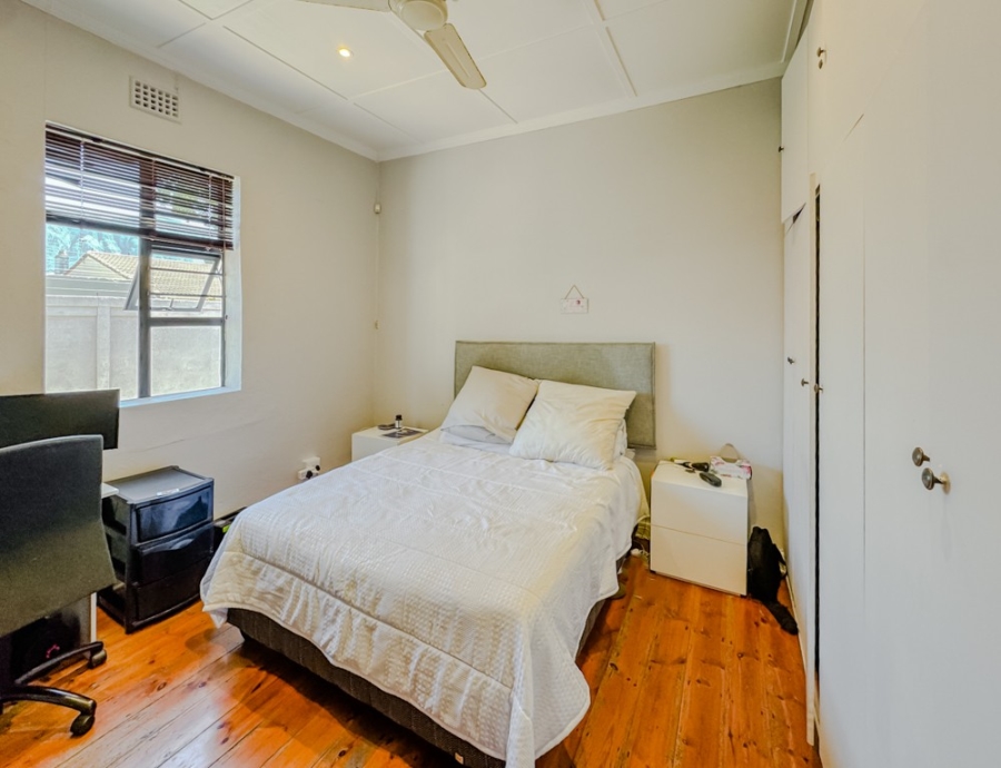 2 Bedroom Property for Sale in Claremont Village Western Cape